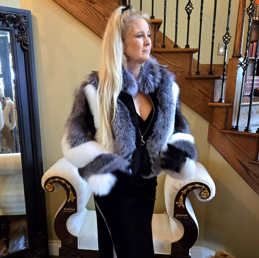New Magnificent Silver Fox and white fox fur coat